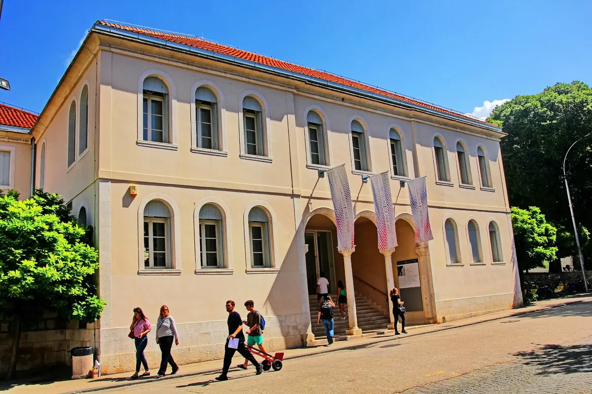 fotografija muzeja